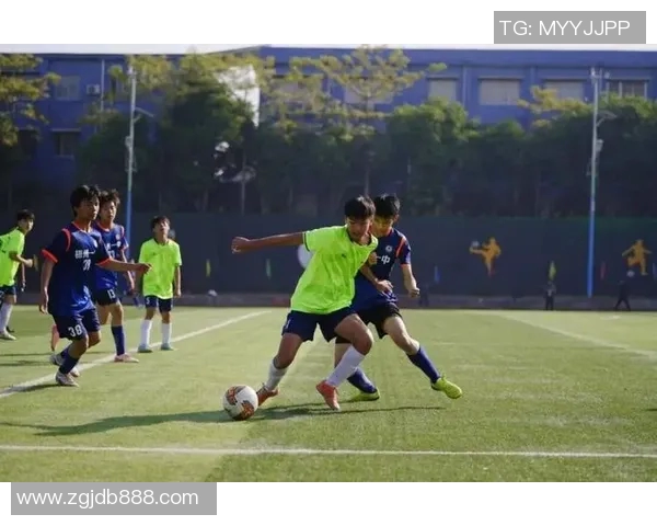 追逐梦想的绿茵征途足球星辰大海照亮无数热血少年的心